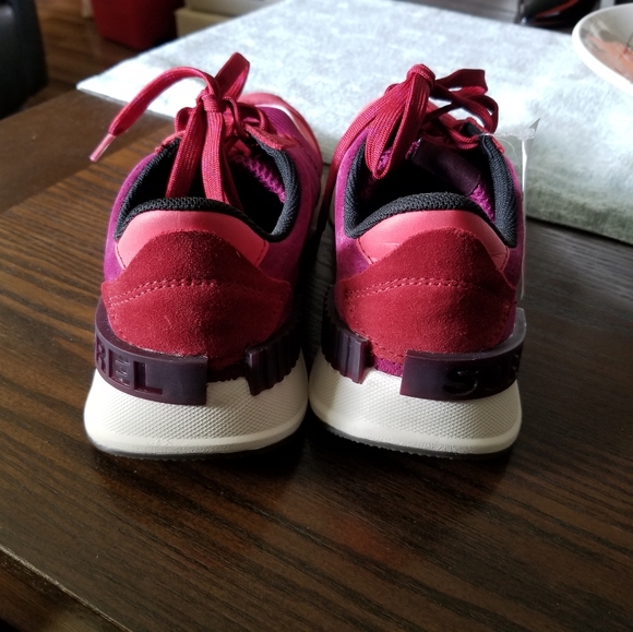 Sorel brand new sneakers - Picture 2 of 4